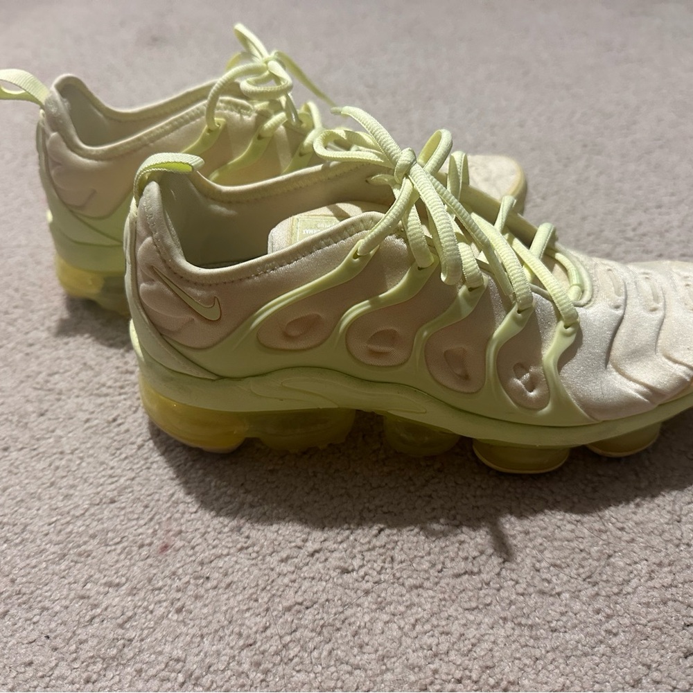 Nike women’s  Sneakers - Light Yellow